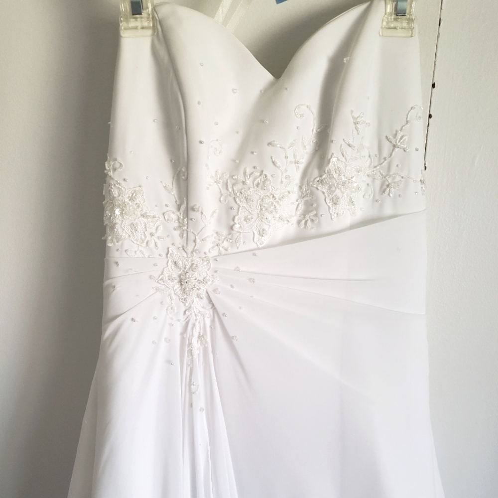 White size 6 Wedding Dress